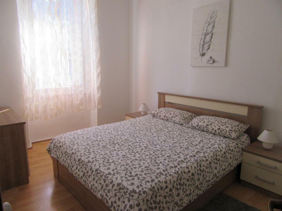 Apartment Eva Pula Exterior photo